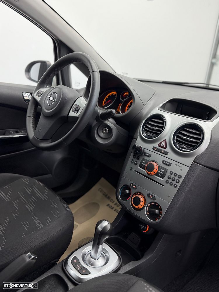 Opel Corsa 1.2 Cosmo Easytronic - 12