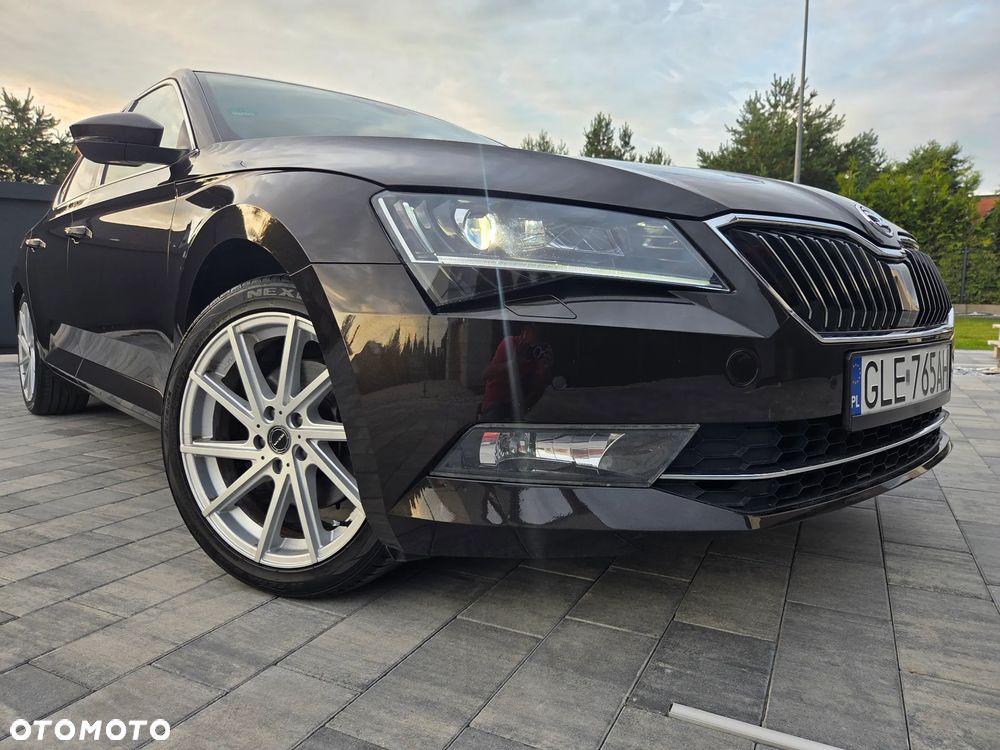 Skoda Superb 2.0 TDI DSG Premium Edition - 4