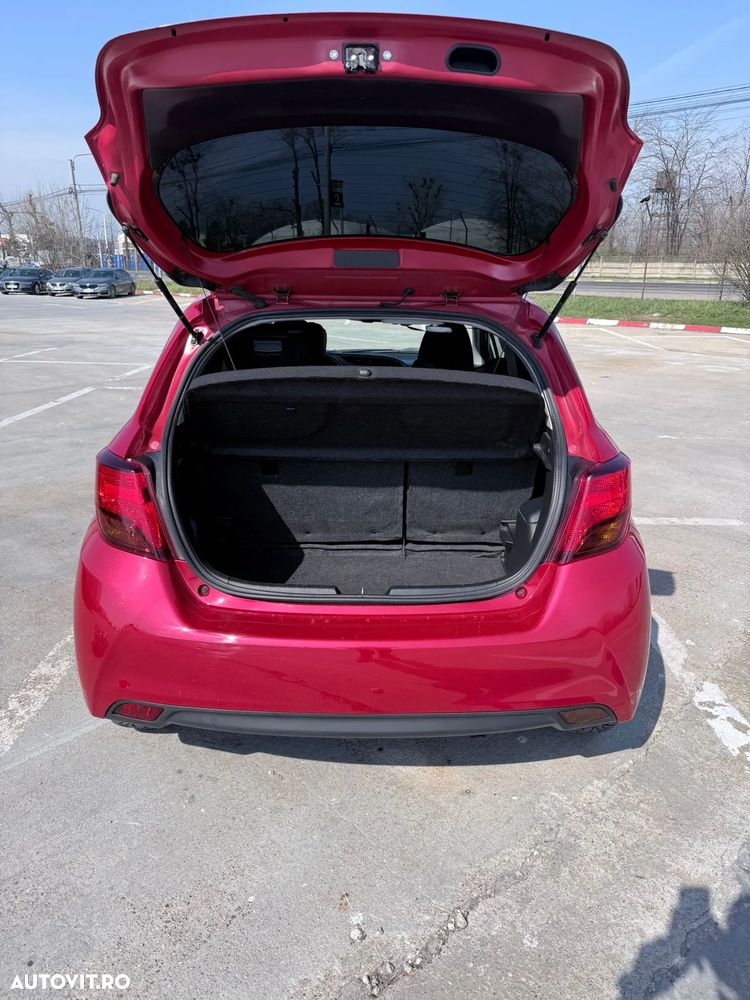 Toyota Yaris 1.5 VVT-i HSD Sol - 4