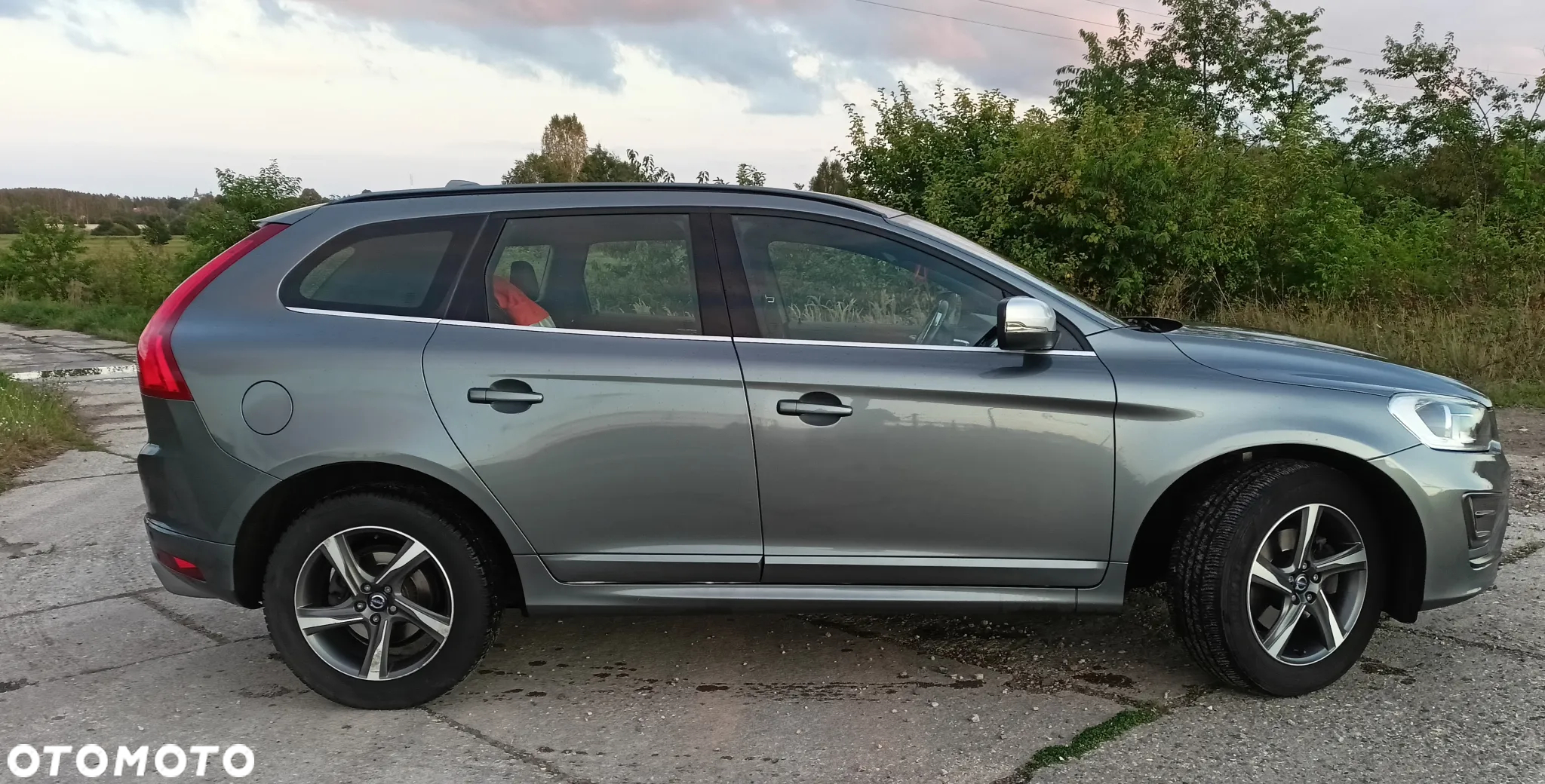 Volvo XC 60 D4 R-Design - 12