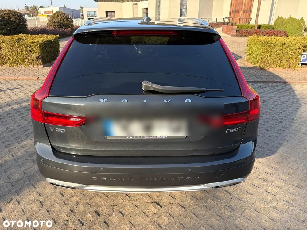 Volvo V90 D4 AWD Geartronic Momentum Pro - 4