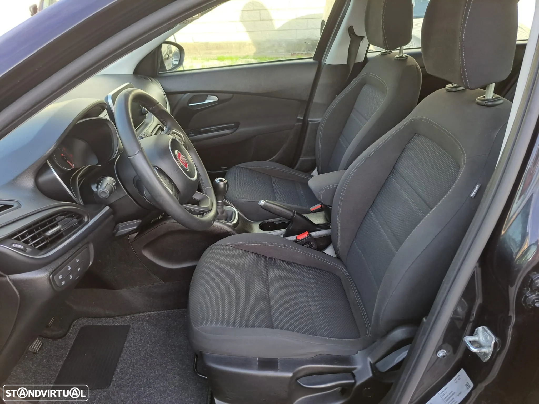 Fiat Tipo Station Wagon 1.3 M-Jet Lounge Tech - 29
