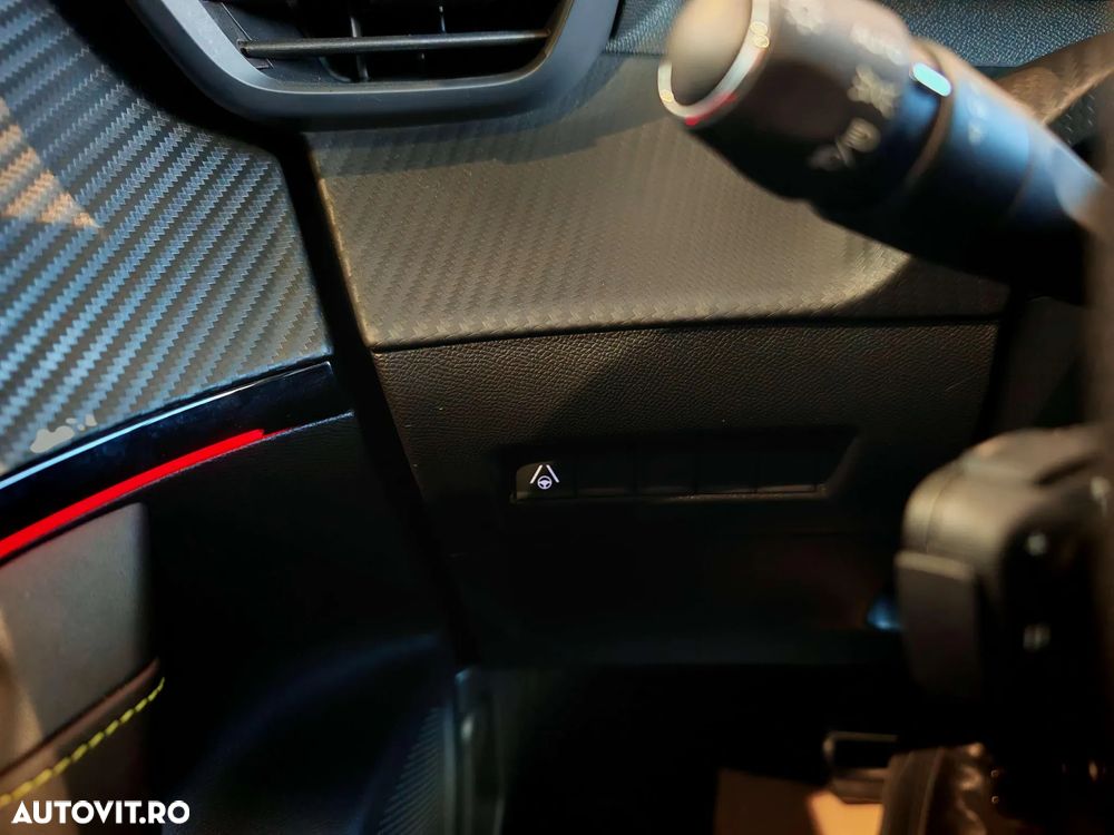 Peugeot 2008 PureTech 130 EAT8 GT - 23