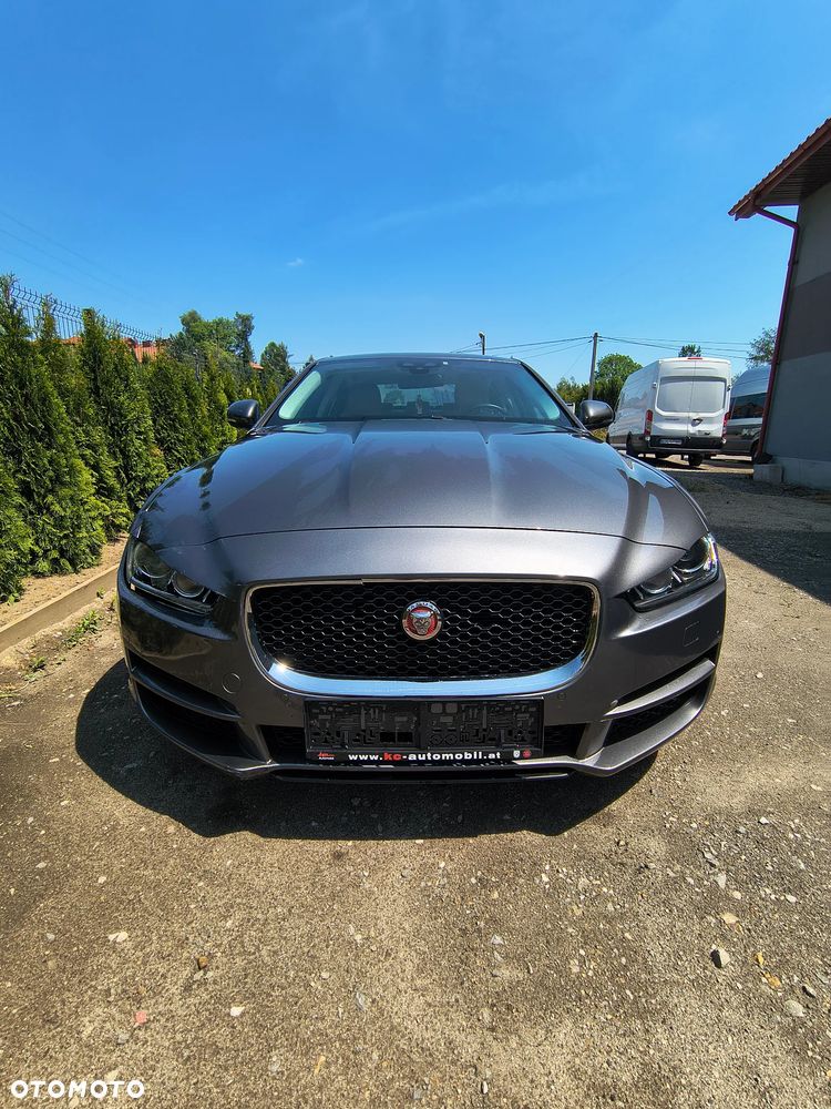 Jaguar XE 2.0 D AWD Prestige - 24