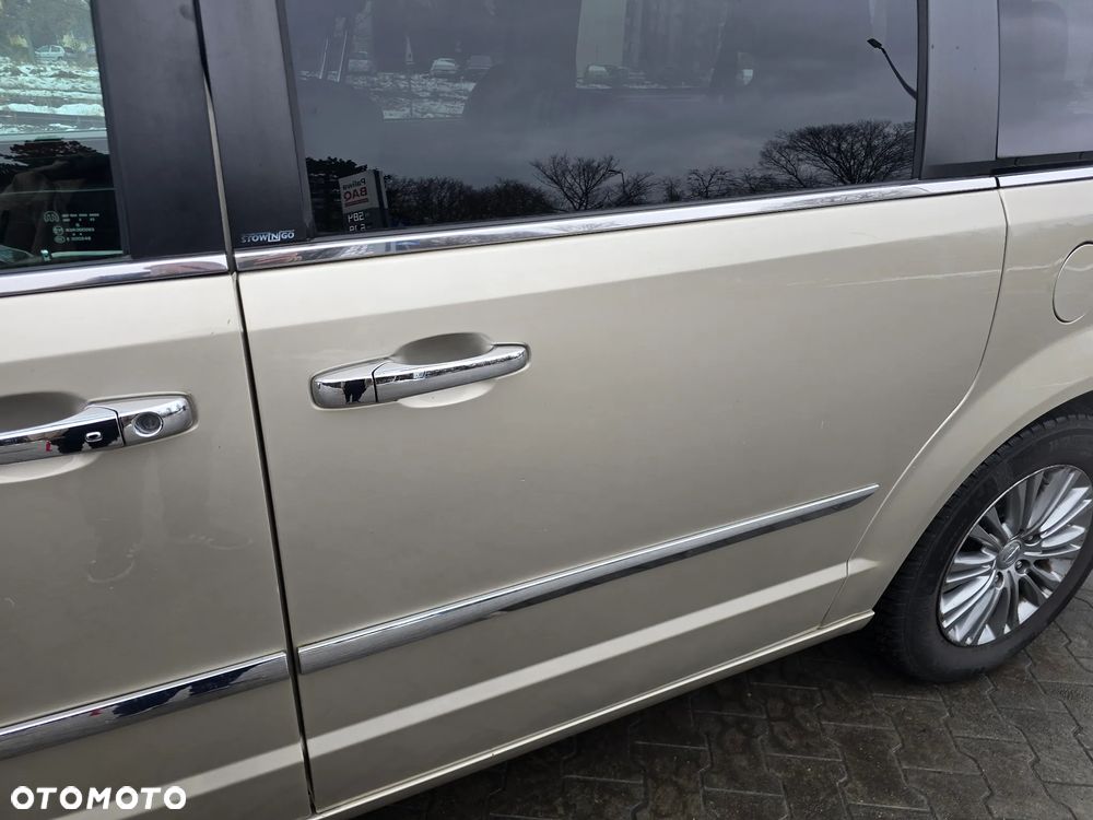 Chrysler Town & Country 3.6 Touring - 16