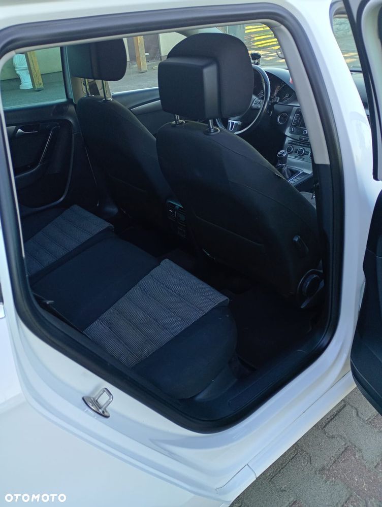 Volkswagen Passat - 13