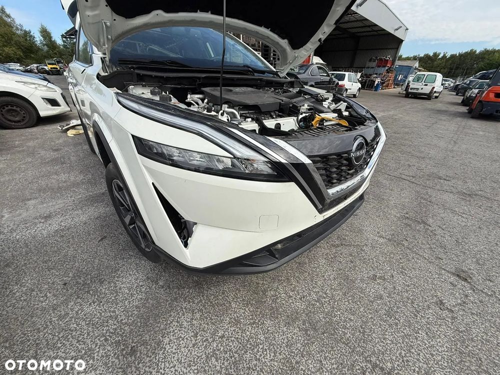 NISSAN QASHQAI ZDERZAK PRZÓD Z PARKTRONIKAMI IGŁA W KOLOR QAB - 1
