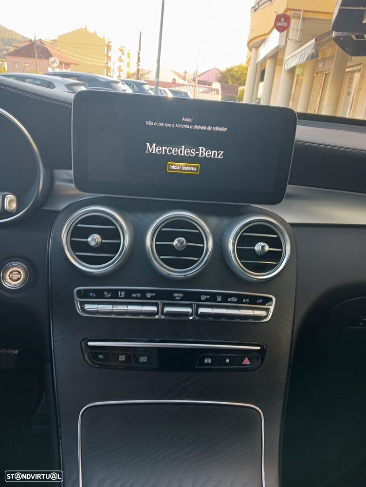 Mercedes-Benz GLC 300 e Coupe 4Matic - 21