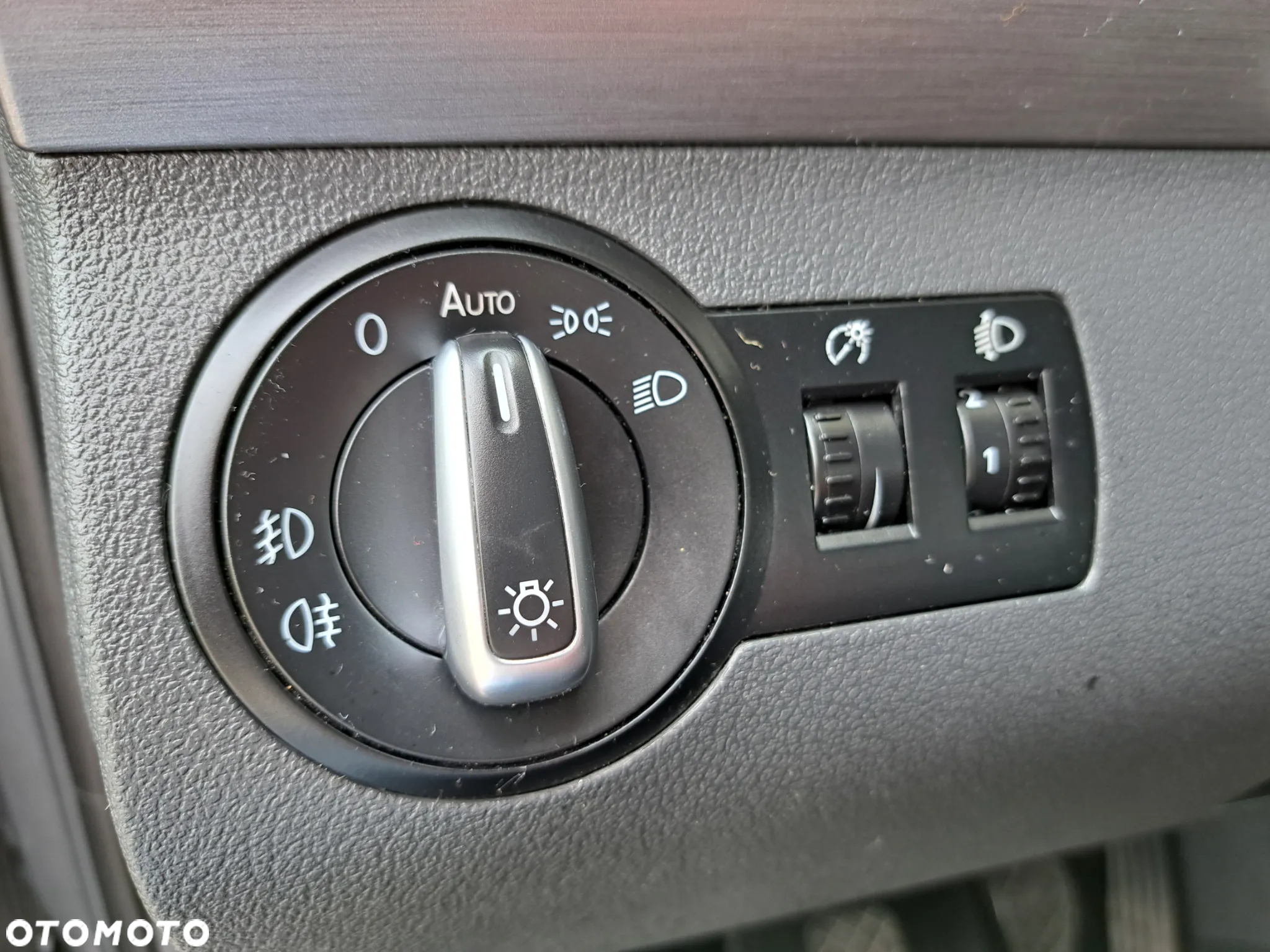 Volkswagen Touran - 25