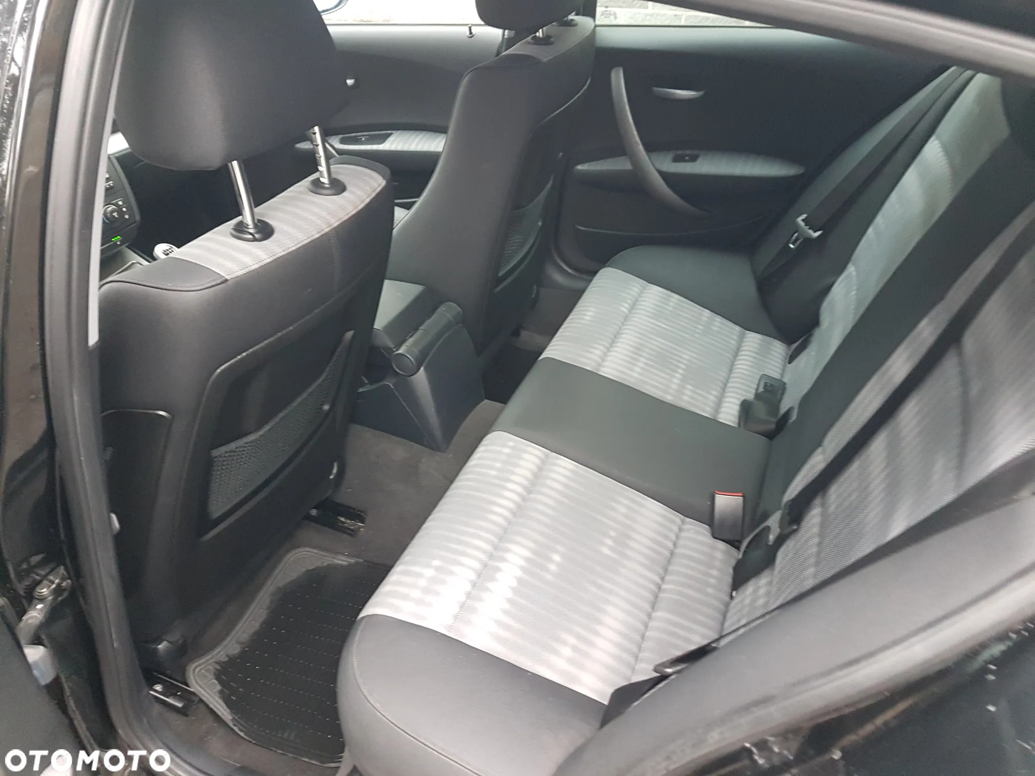 BMW Seria 1 120i - 12