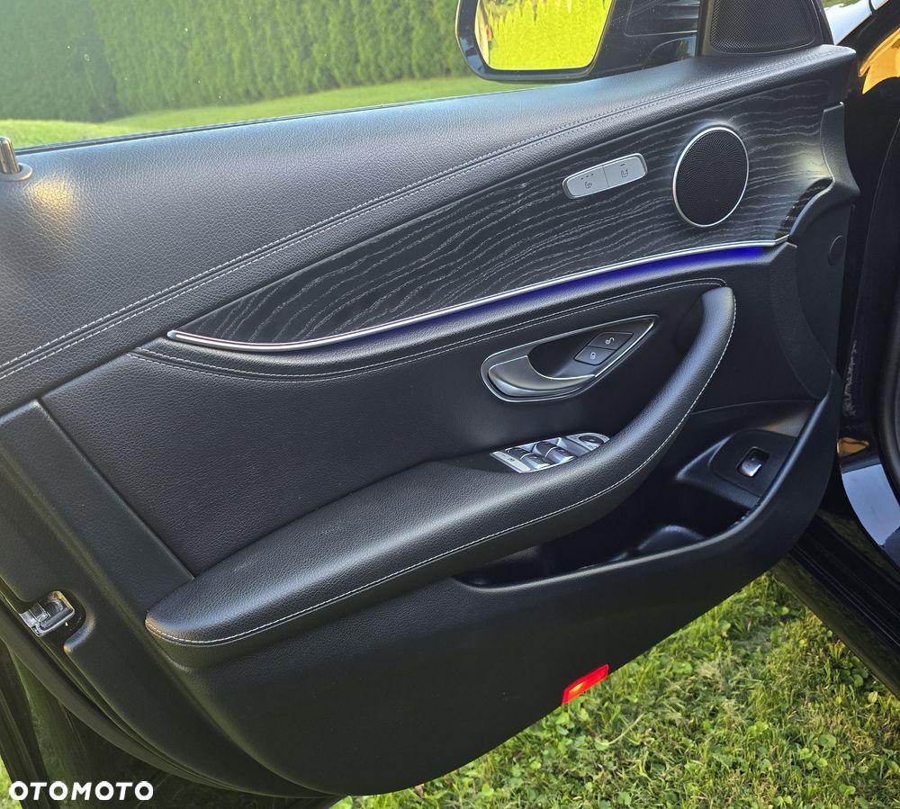 Mercedes-Benz Klasa E 220 d T 9G-TRONIC AMG Line - 20