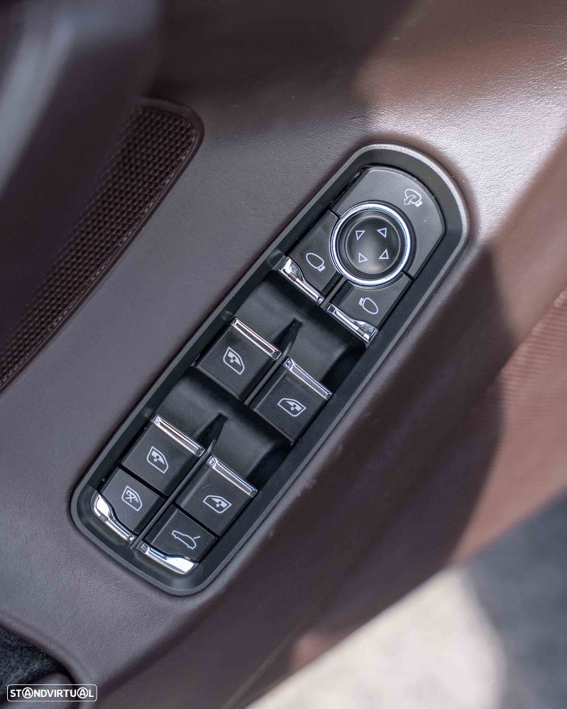 Porsche Panamera 4S PDK - 45
