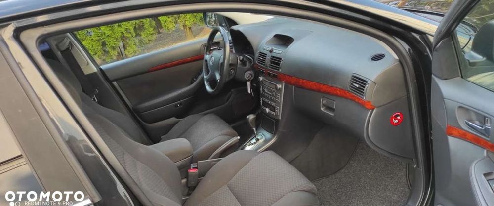 Toyota Avensis - 36