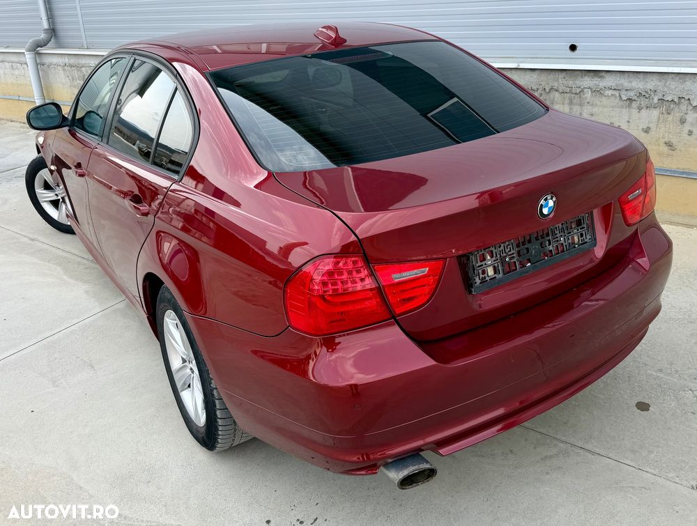 BMW Seria 3 320d DPF Blue Performance Edition Sport - 16