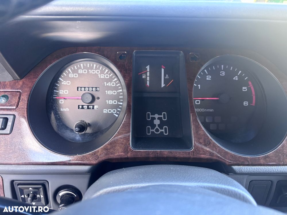 Mitsubishi Pajero Sport 2.5 TD Intense Piele + - 10