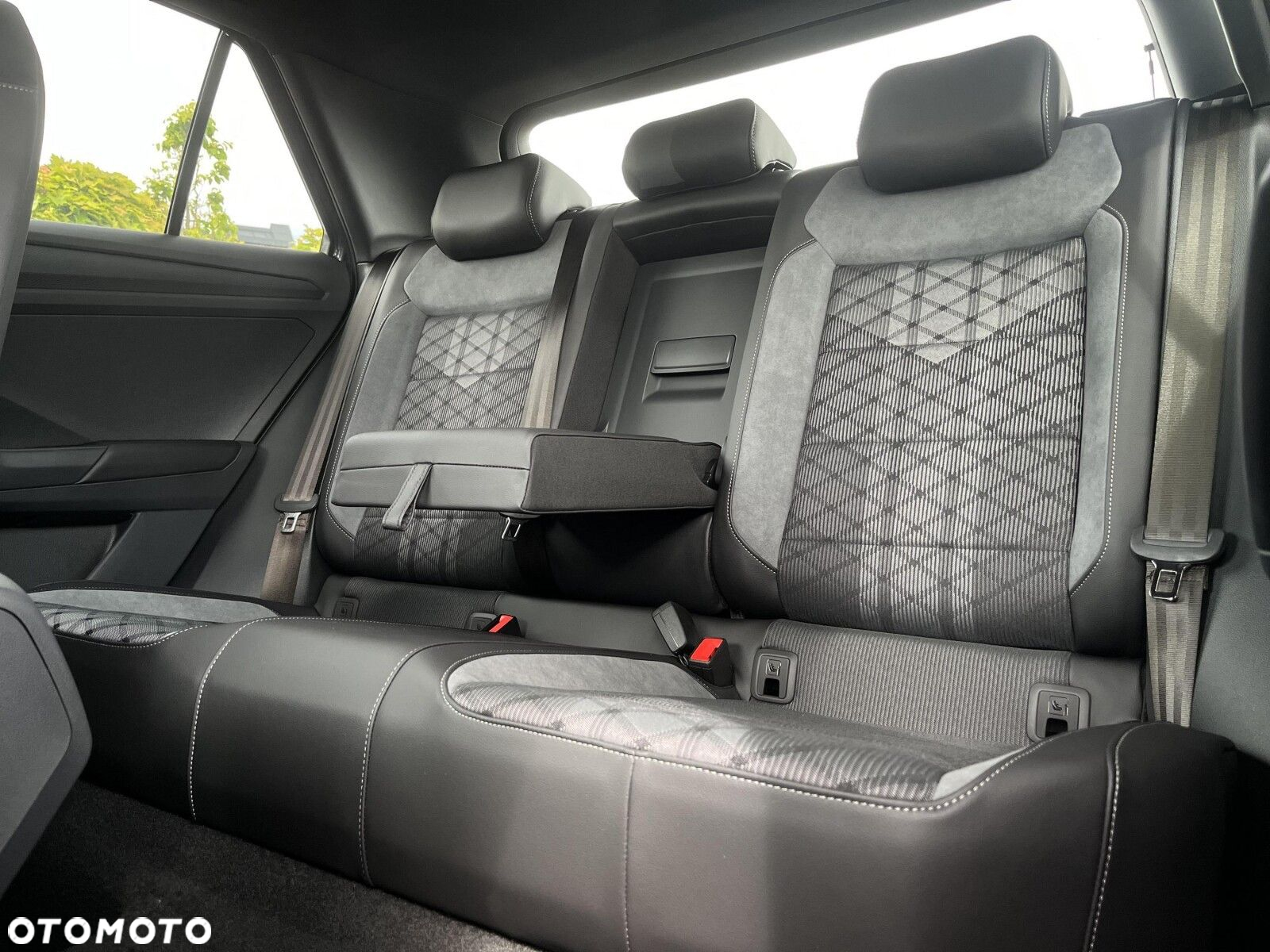 Volkswagen T-Roc - 25