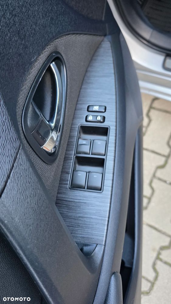 Toyota Avensis 2.0 Executive - 16
