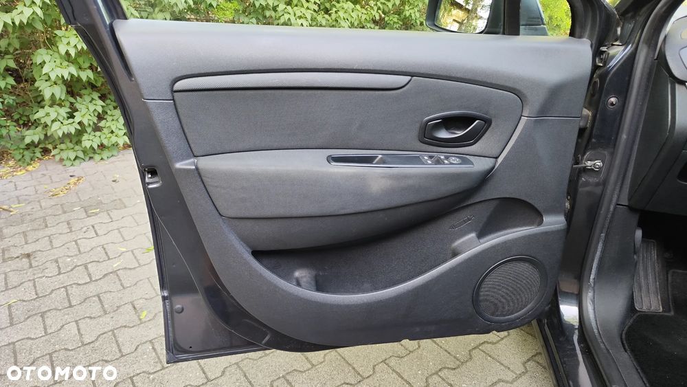 Renault Scenic 1.6 16V 110 TomTom Edition - 18