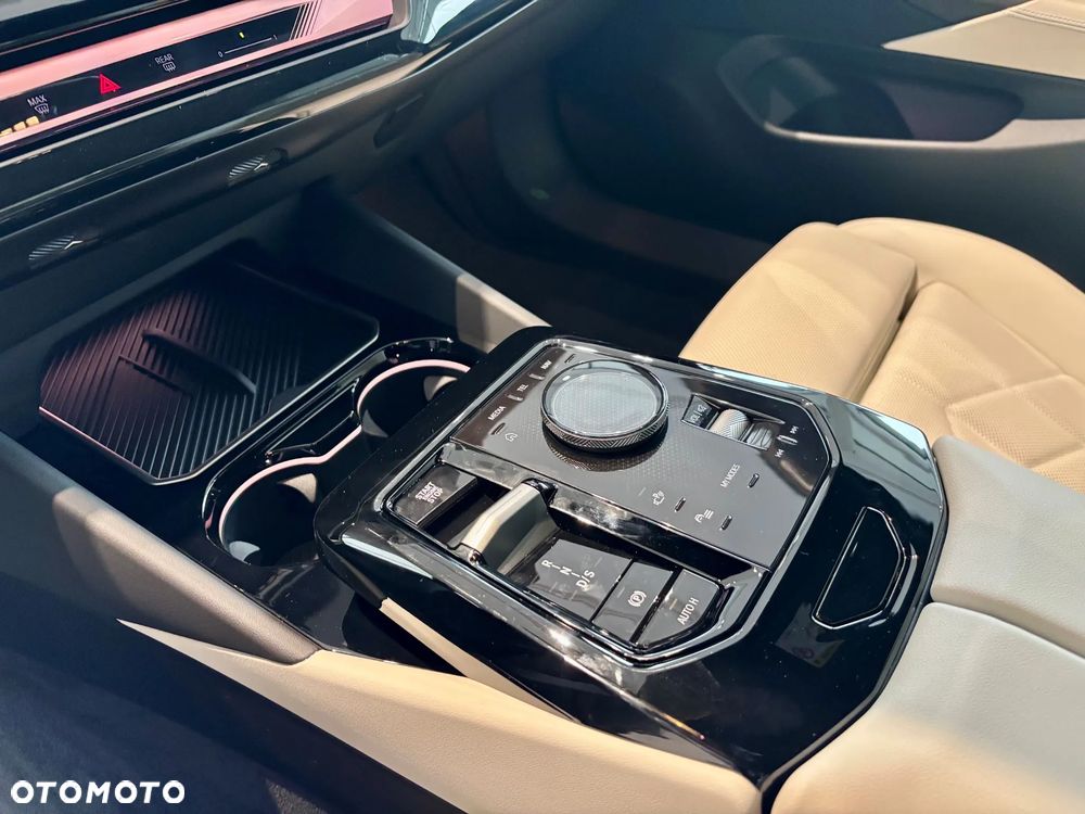 BMW Seria 5 520i mHEV M Sport - 12