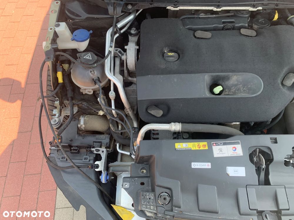 Peugeot 308 BlueHDi FAP 180 EAT8 Stop & Start GT - 13