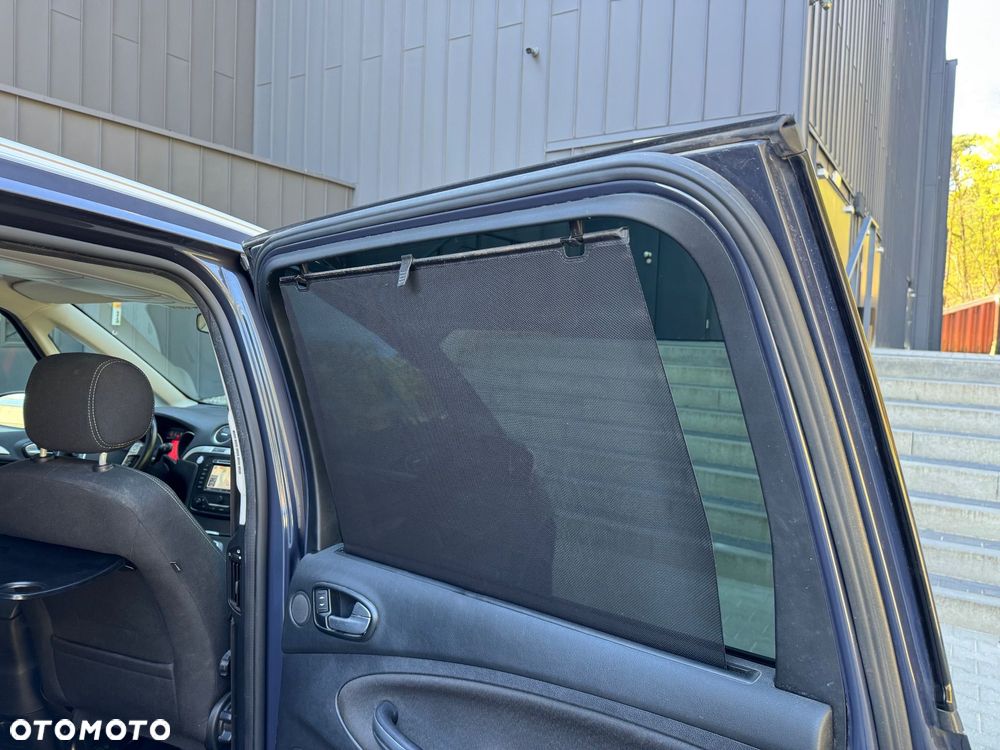 Ford Galaxy 2.0 TDCi Ambiente - 34