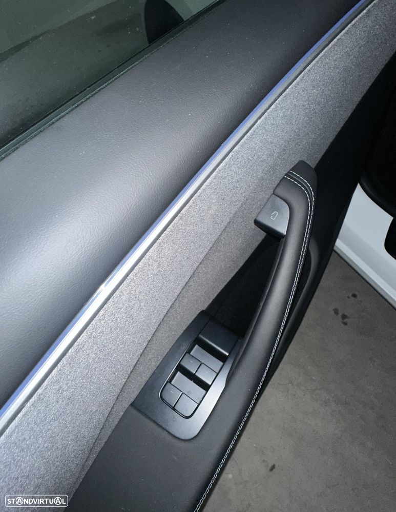 Tesla Model 3 - 23