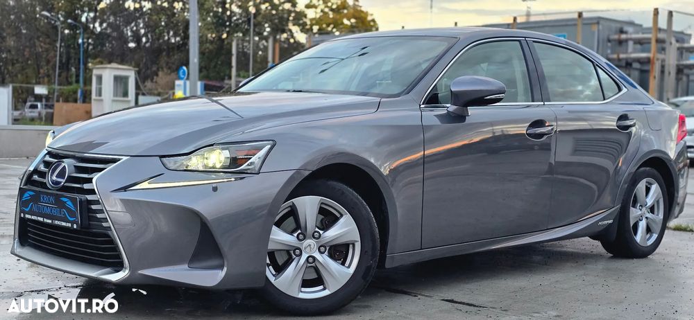 Lexus Seria IS 300h Executive Plus - 1