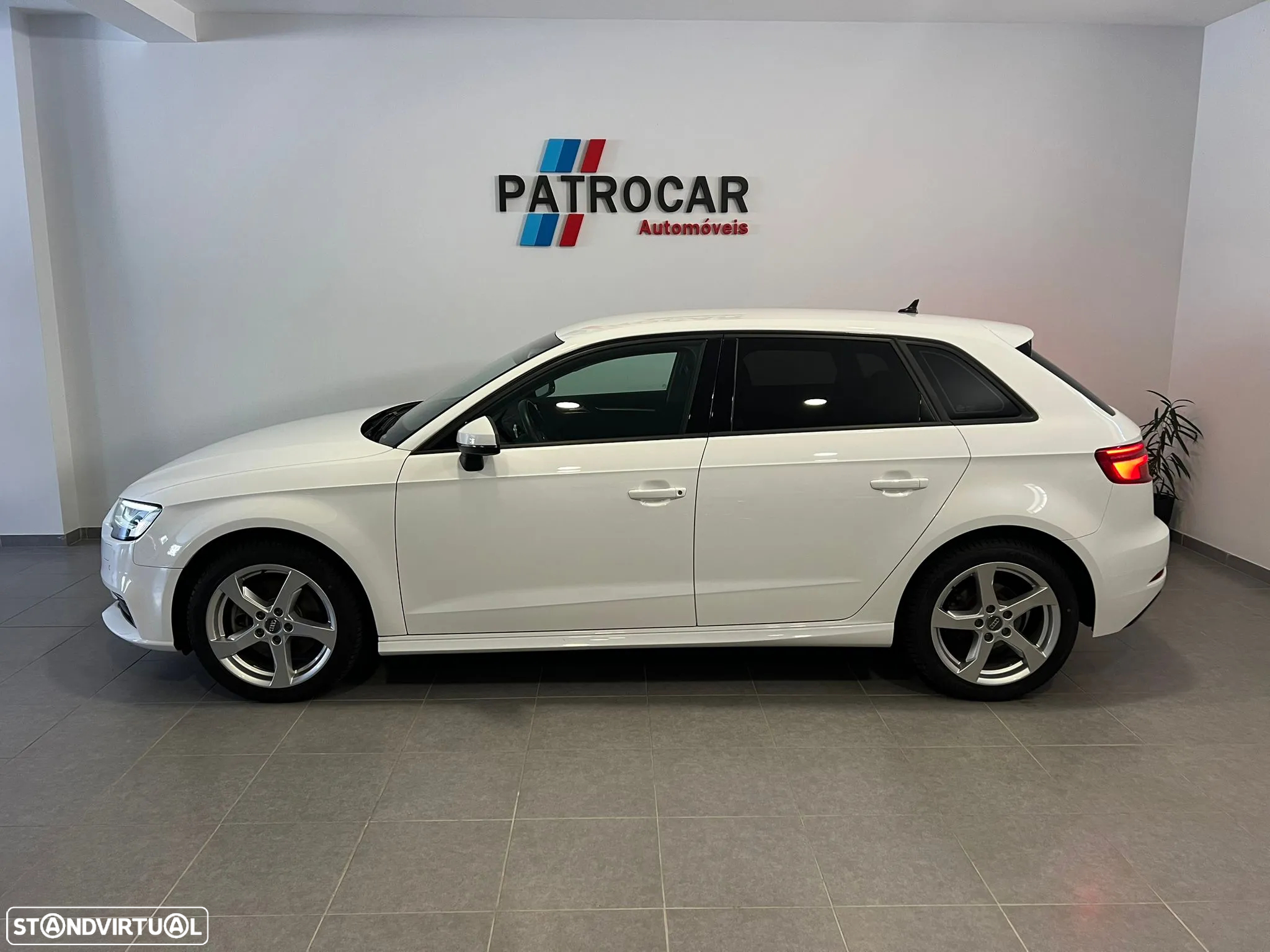 Audi A3 Sportback 1.4 TFSI e-tron S line Sport Pack - 19