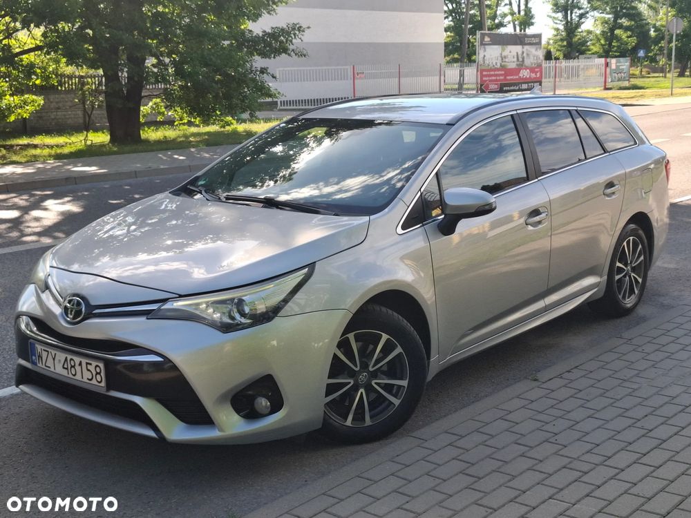 Toyota Avensis Touring Sports 1.6 D-4D Comfort - 3