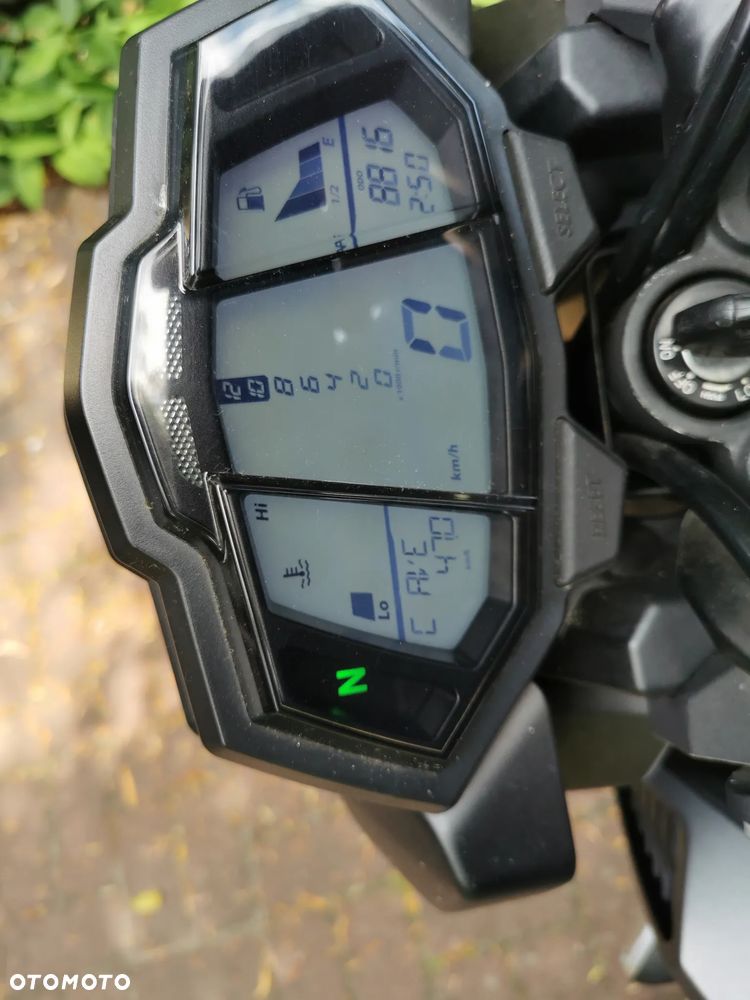 Yamaha MT - 5