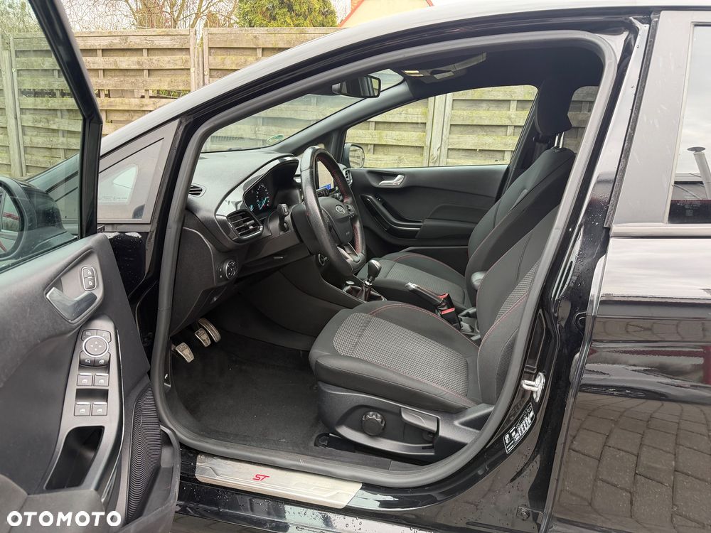 Ford Fiesta 1.5 TDCi S&S ST-LINE - 18