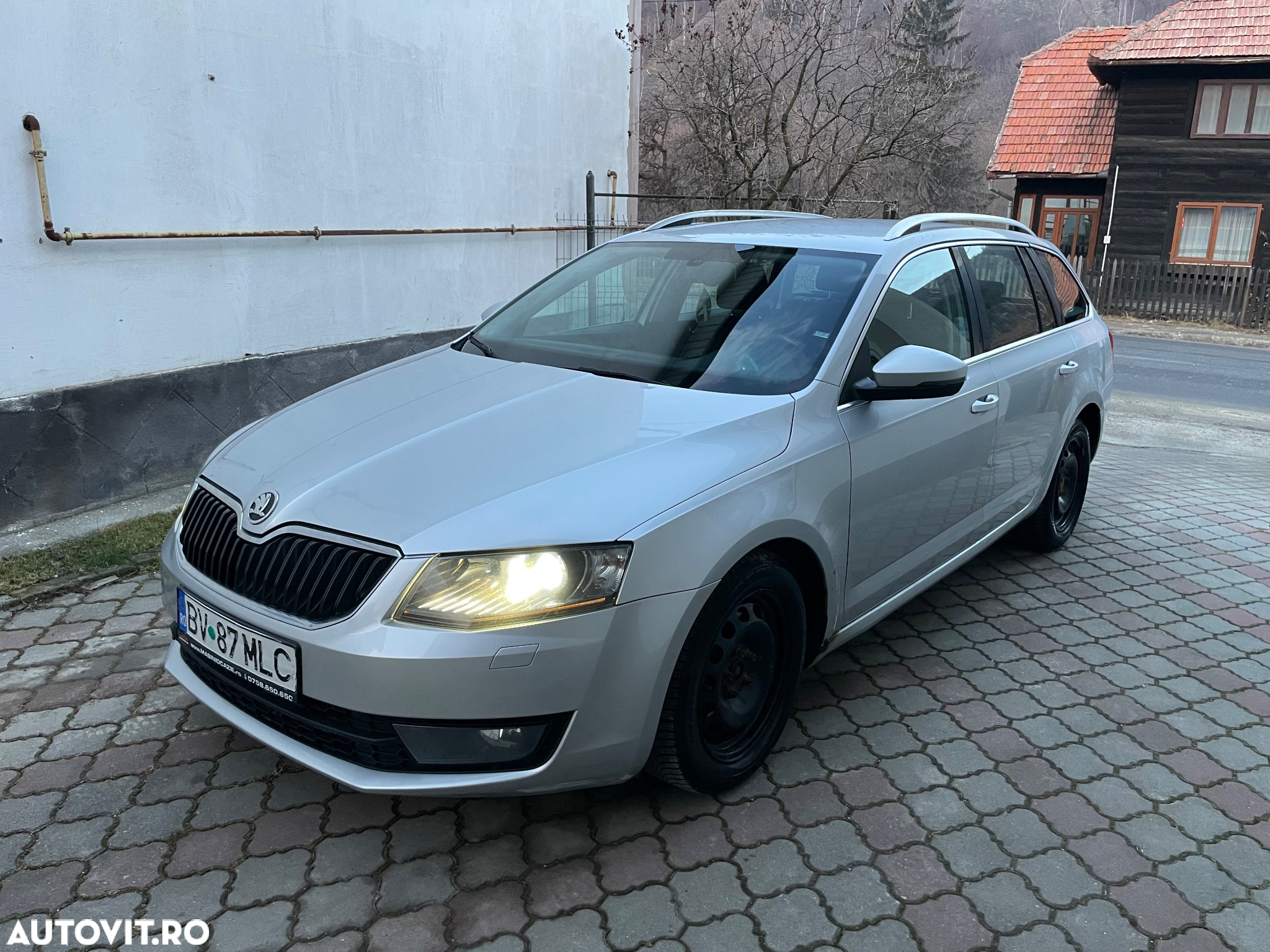 Skoda Octavia 2.0 TDI DSG Style - 4