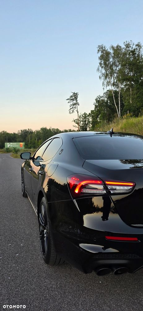 Maserati Ghibli S GranSport - 11