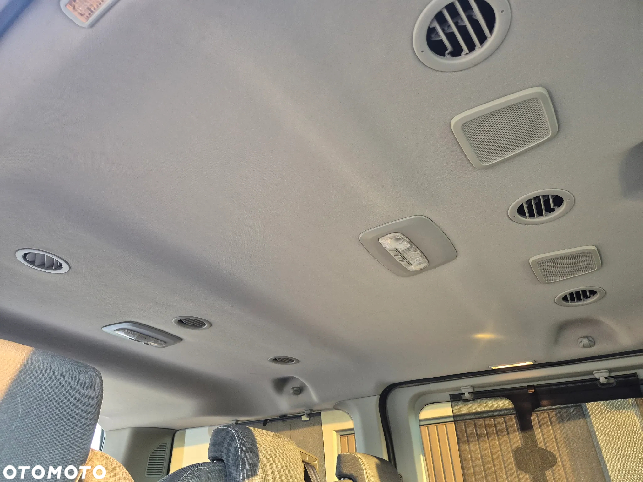 Ford Tourneo Custom - 23