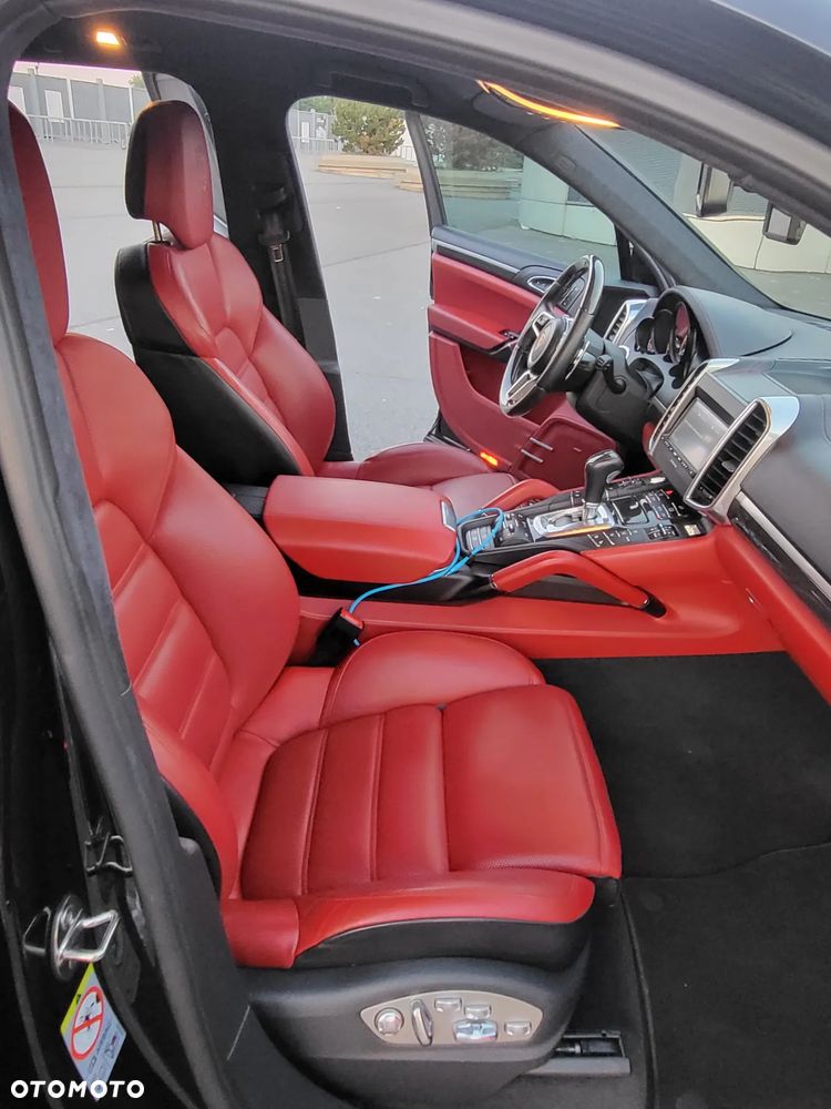 Porsche Cayenne Turbo S Tiptronic S - 17