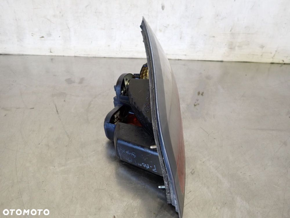 LAMPA PRAWA TYLNA W KLAPIE FORD S-MAX - 2