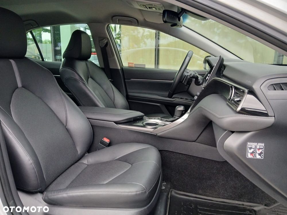 Toyota Camry - 29