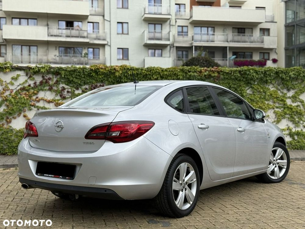 Opel Astra 1.4 T Active EU6 - 10
