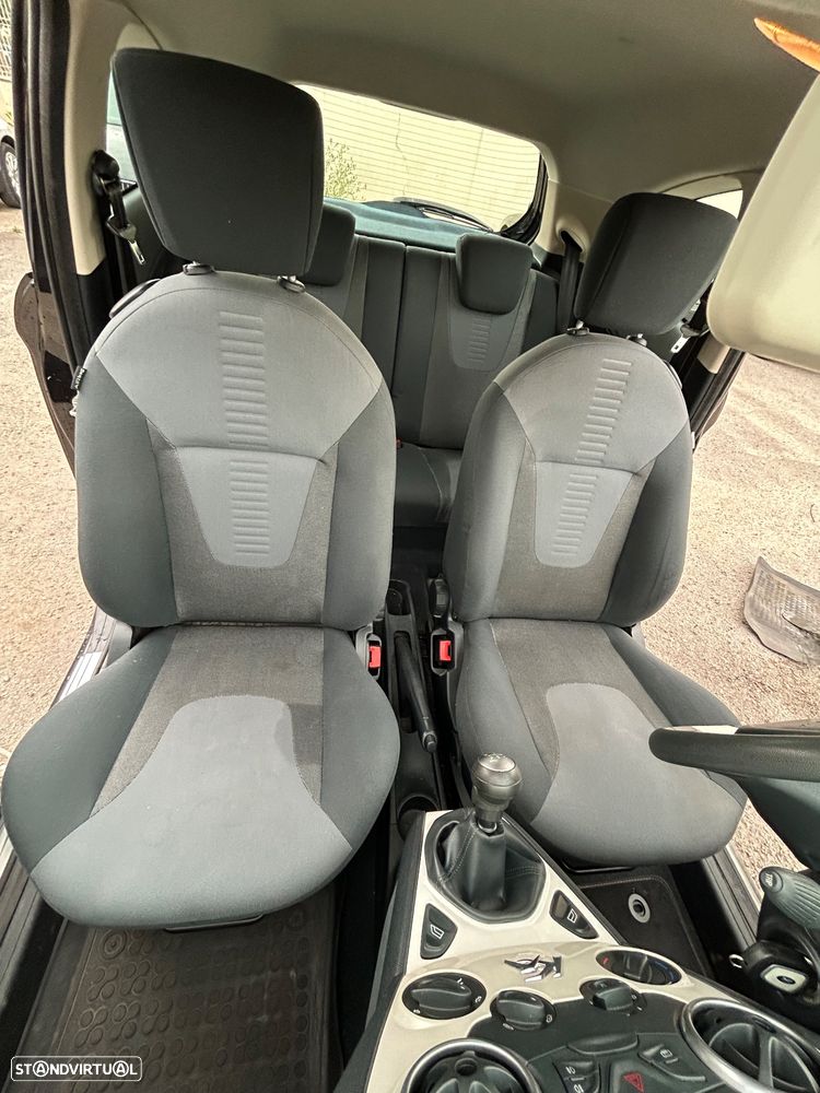 Ford KA 1.2 S&S Titanium - 13