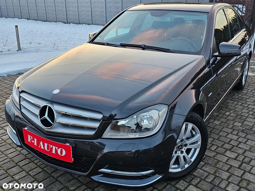 Mercedes-Benz Klasa C 180 CGI BlueEFFICIENCY Avantgarde - 24