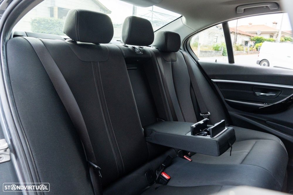 BMW 320 d Efficient Dynamic Edition Sport Line - 36