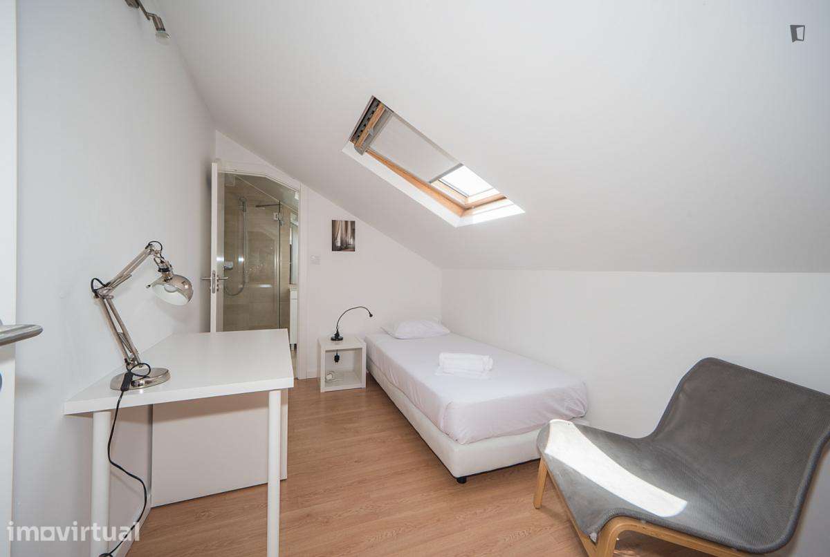 Quarto - localizado em Sete Rios Lisbon - Grande imagem: 3/15
