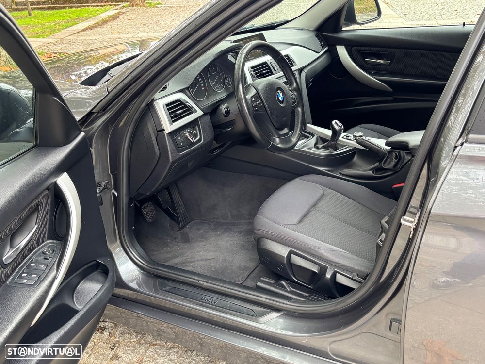 BMW 318 d Touring - 13