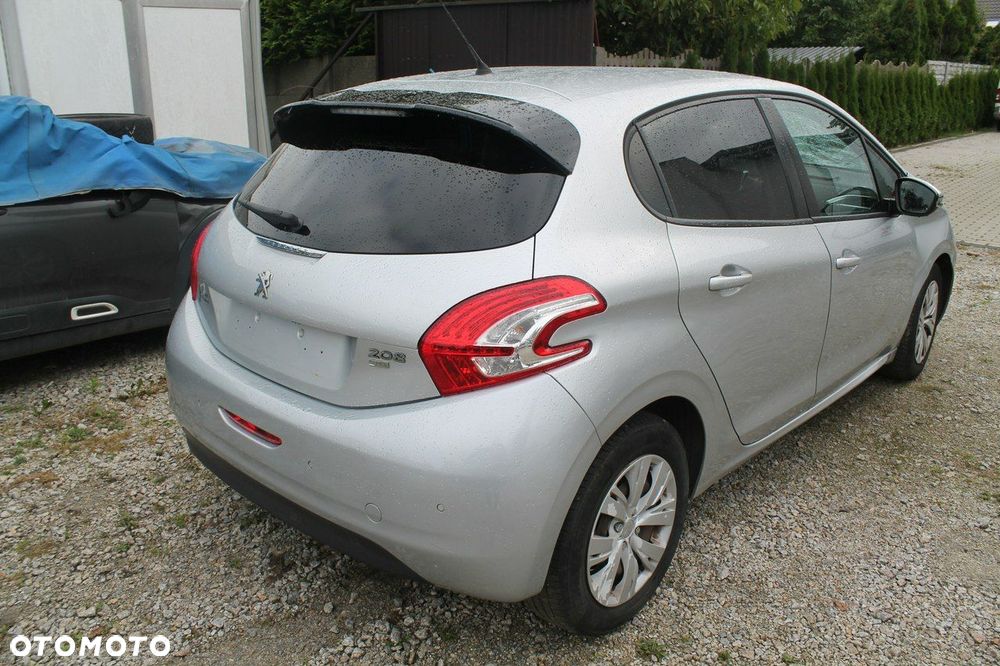 Peugeot 208 - 5