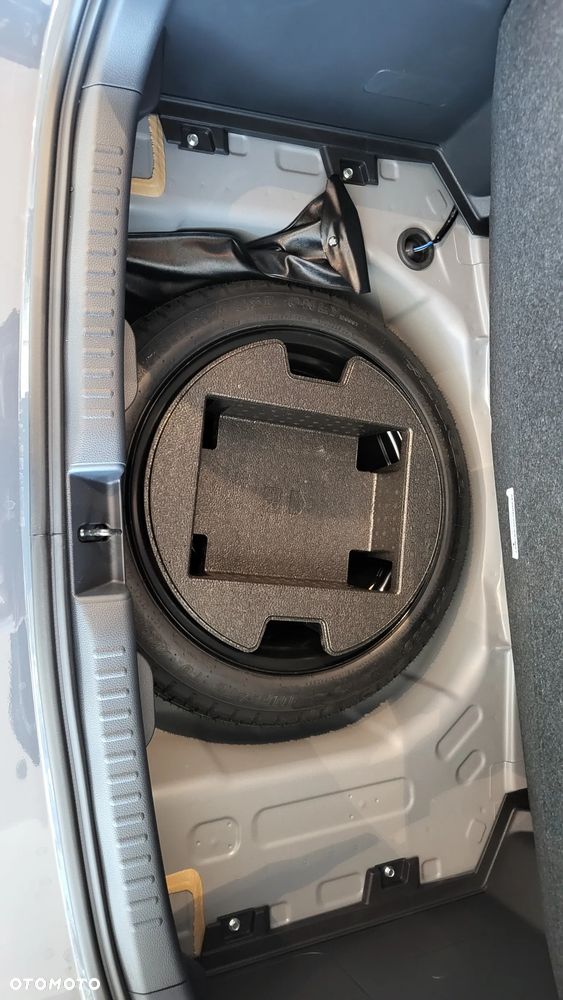 Toyota Yaris Hybrid 1.5 Style - 13