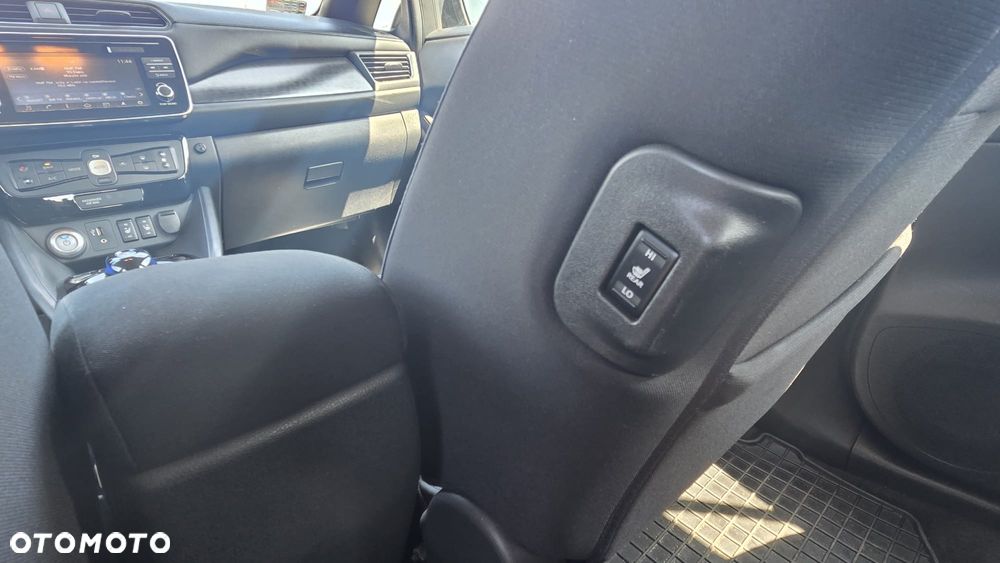 Nissan Leaf 40kWh Acenta - 32