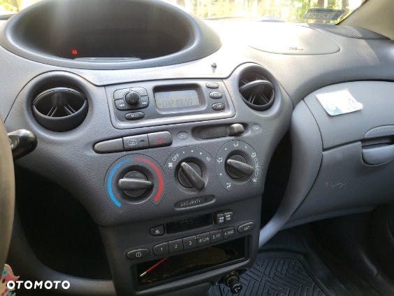 Toyota Yaris - 6