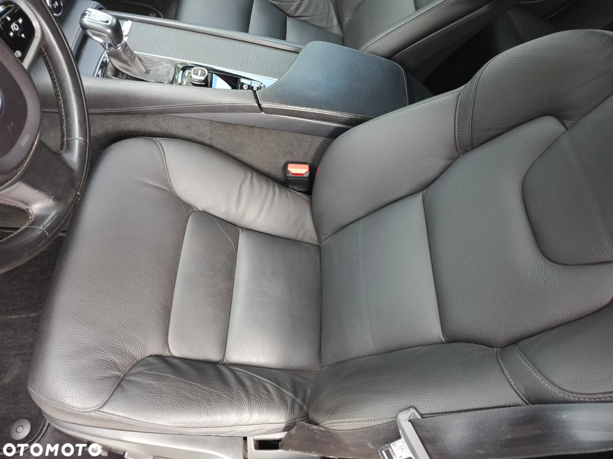 Volvo V90 D5 AWD Momentum - 24