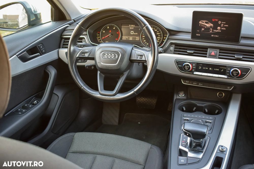 Audi A4 2.0 TDI ultra S tronic Design - 34