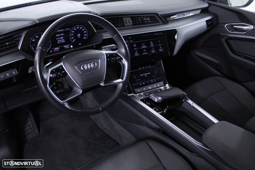 Audi Q8 e-Tron 55 quattro Advanced - 32